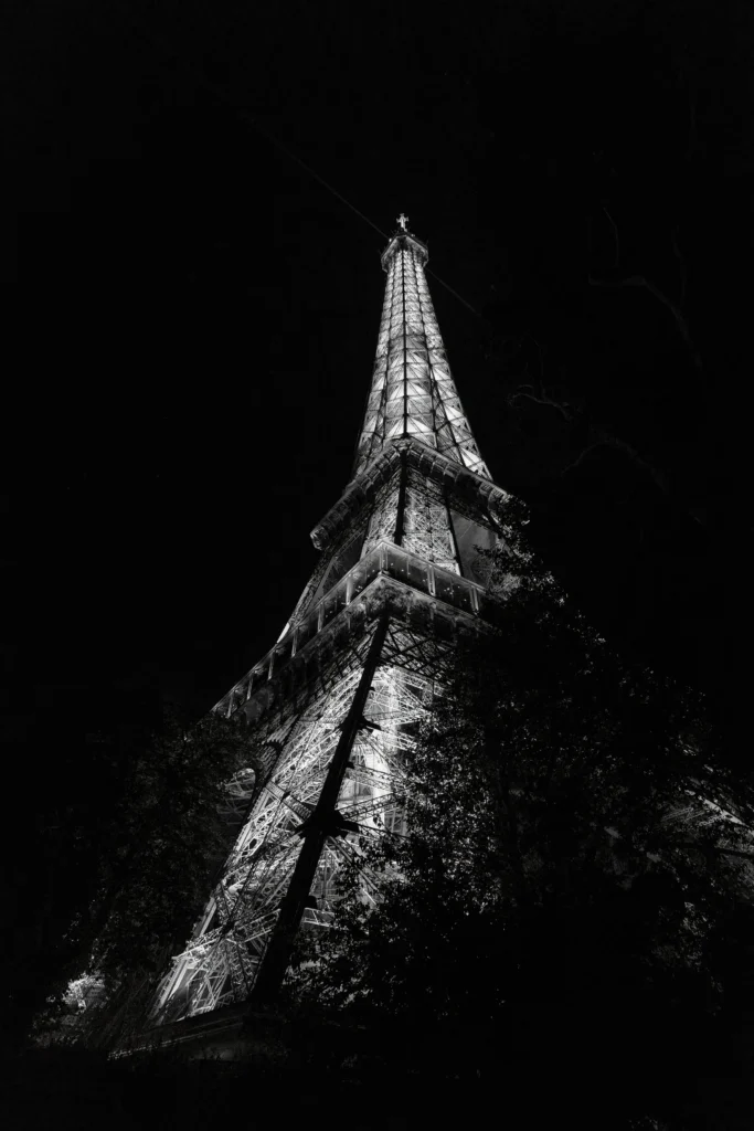 paris-25-Eiffel_Tower